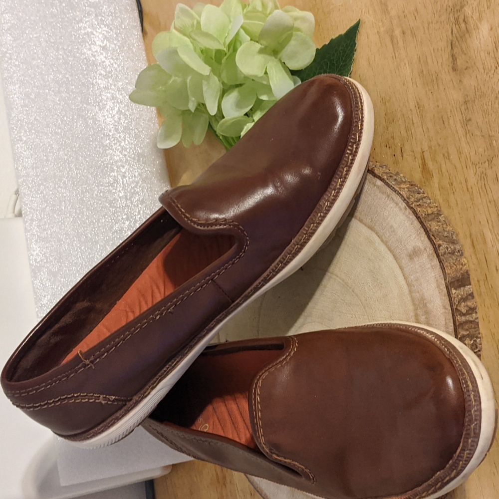 Baretraps Vanassa Dark Brown Loafer Womens 6.5